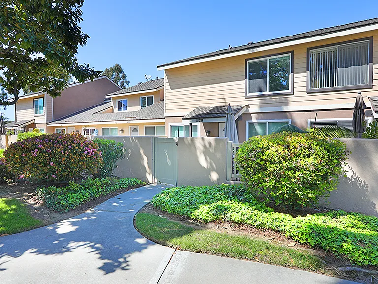 7912 Rainbow Cir #1 — Photo 1