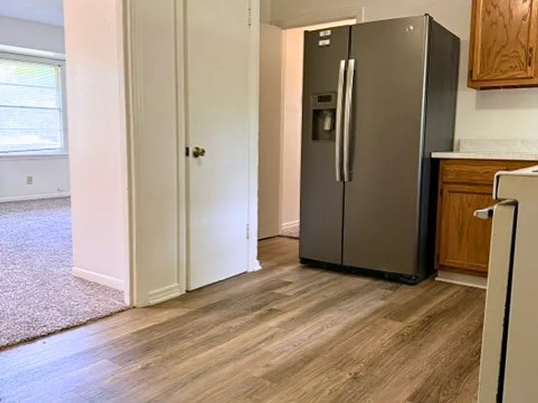 1704 Smith Dr — Photo 12