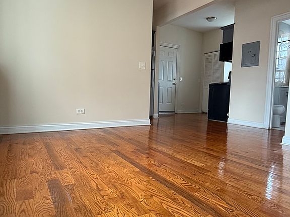 5th image of 4816 W Hutchinson St APT 5B