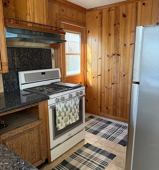 653 Ramona Ave — Photo 17