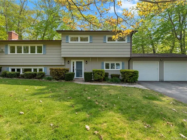 33 Overlook Road, Ledyard, CT 06335