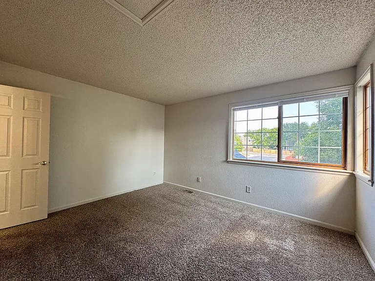 2404 S Holman Cir — Photo 16