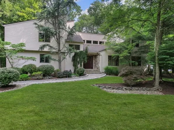 5 Mattben Dr, Warren Twp., NJ 07059