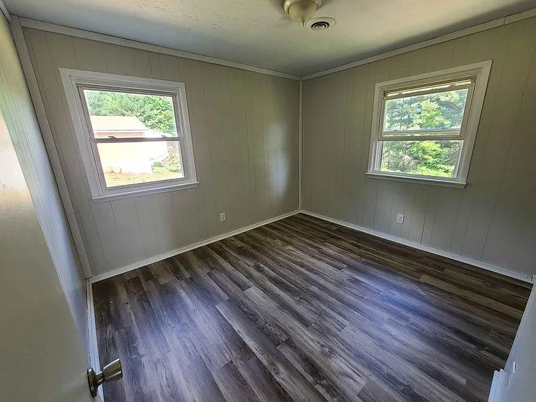182 Delp St — Photo 30