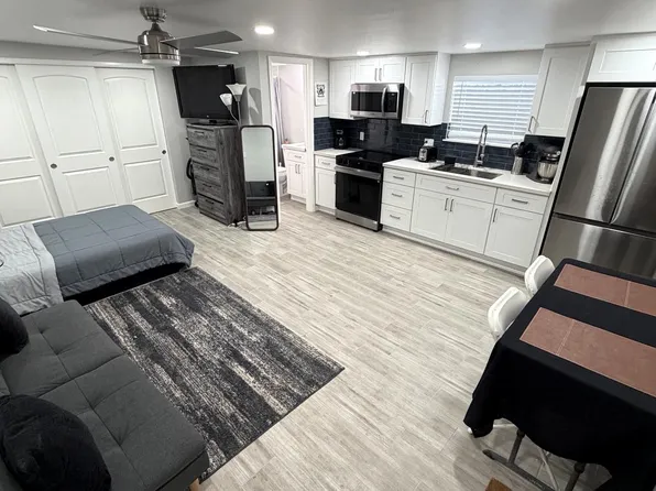 7750 E Winnepeg Dr, Tucson, AZ 85730