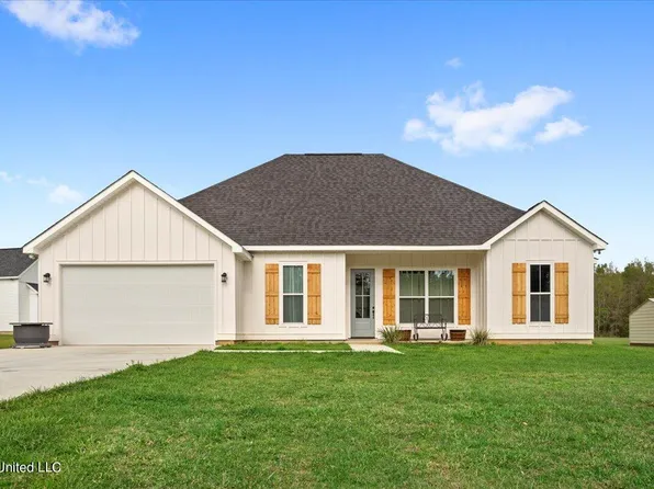 34 Timaquana Dr, Picayune, MS 39466