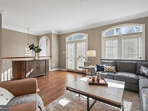 4th image of 6802 Thompson Crest Ct