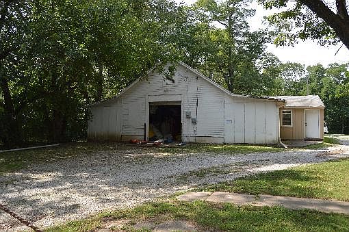 4th image of 13424 Parker Ave