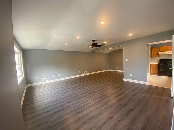 4th image of 109 Pemberton Ave Floor 2