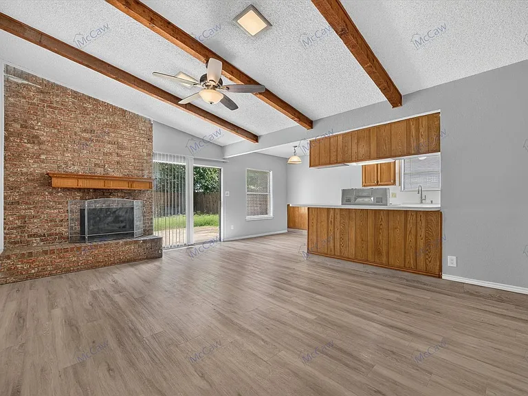 2913 Green Ridge St — Photo 6