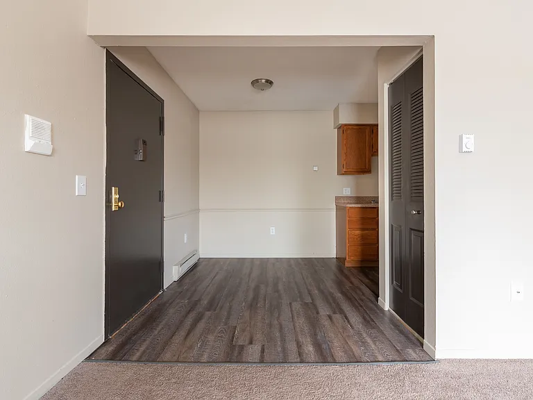 1 BR, 1 BA- 700SF Upgrade Kitchen Dining Area