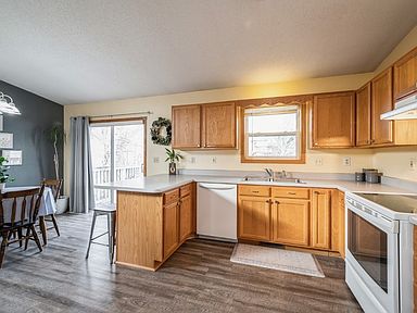 113 Rosedale Dr, Center Point, IA 52213 | Zillow