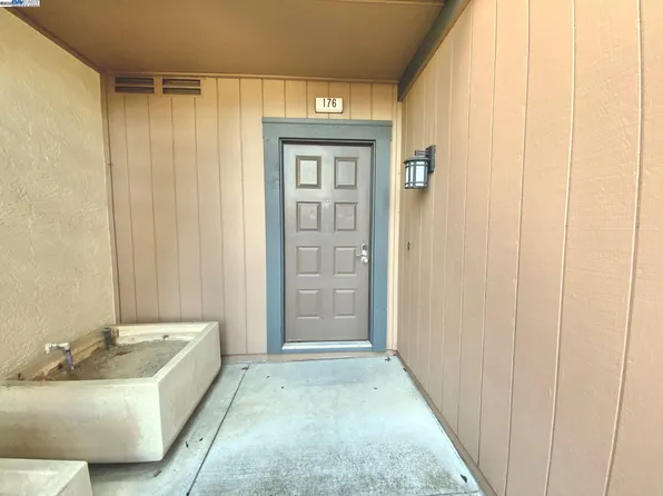 176 Hackamore Cmn, Fremont, CA 94539