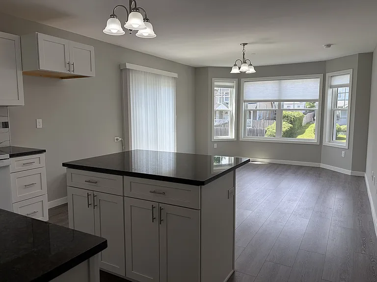 30-32 Osborne St #3 — Photo 6