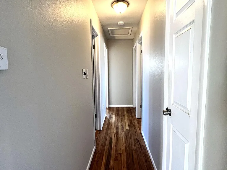 5858 Pierson St — Photo 16