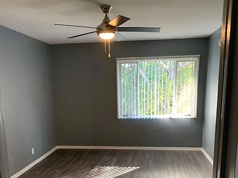 Verdugo Mesa Apartments — Photo 6