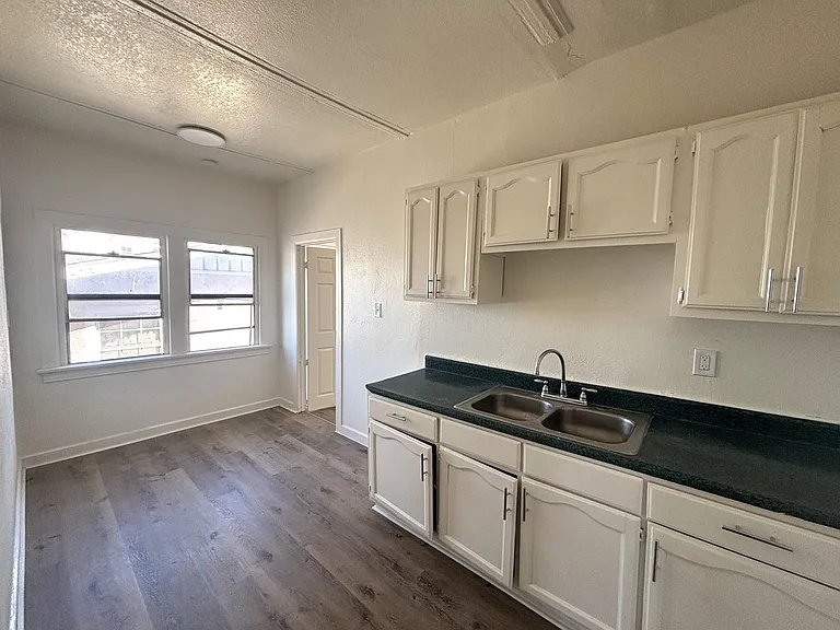 5606 S Figueroa St #9A — Photo 1