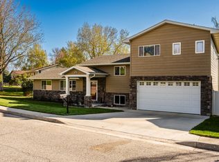 703 Circle Dr, Buffalo, WY 82834