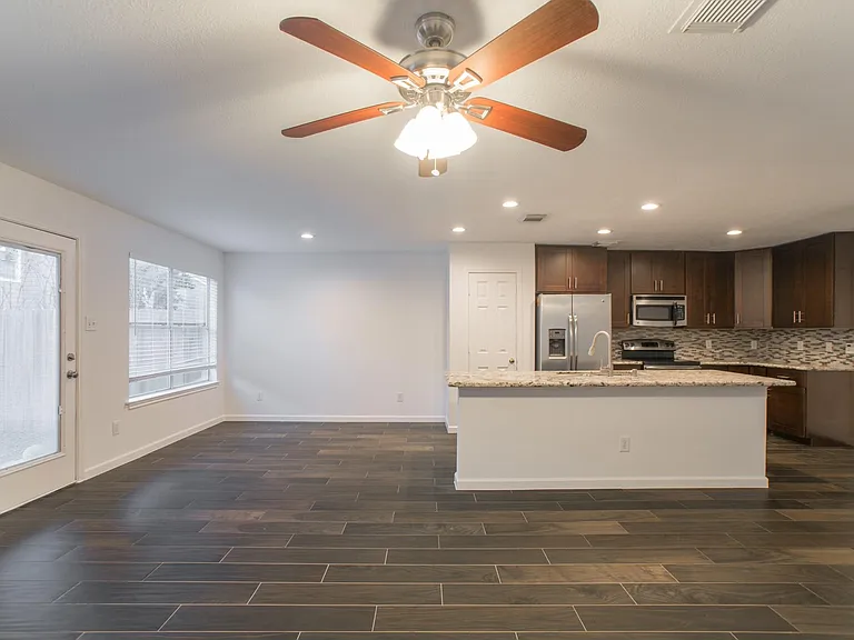 226 Blushwood Pl — Photo 16