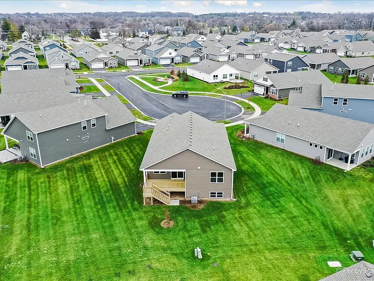 301 Westminster Ct — Photo 55
