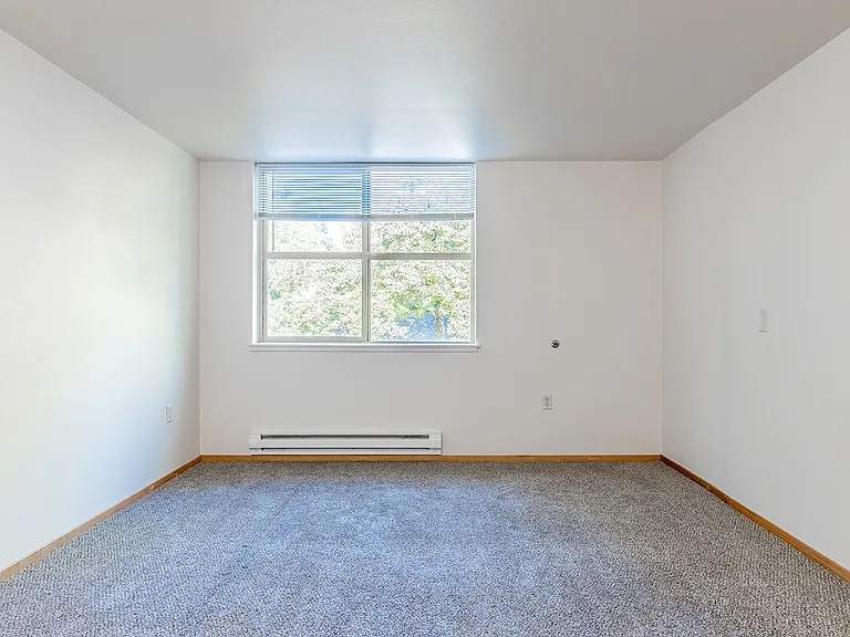 INCOME RESTRICTED Affordable Apartments in Hazelwood! — Photo 26
