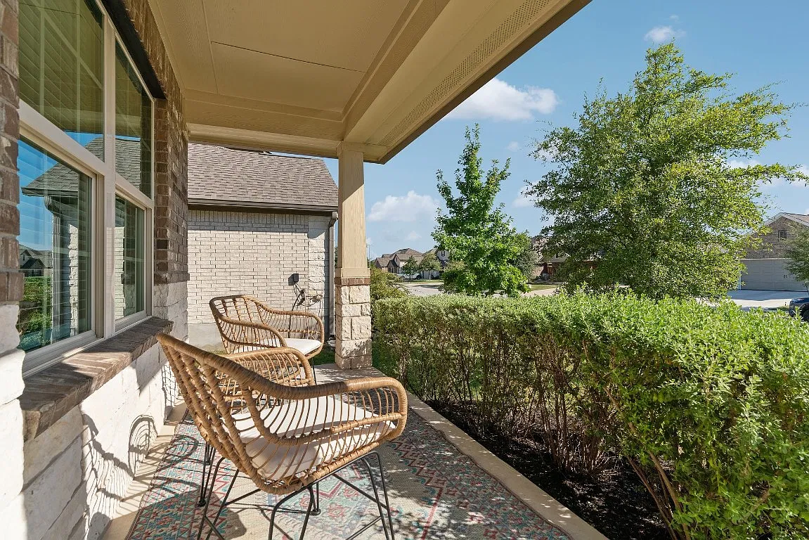 932 Zacarias Dr — Photo 4