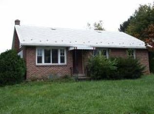 5337 Oak View Dr, Allentown, PA 18104