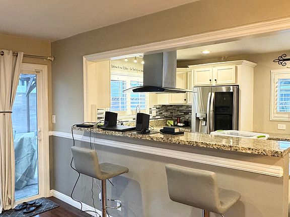 Breakfast bar