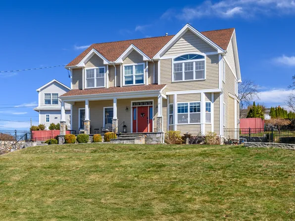 21 South Lake Shore Drive, Brookfield, CT 06804