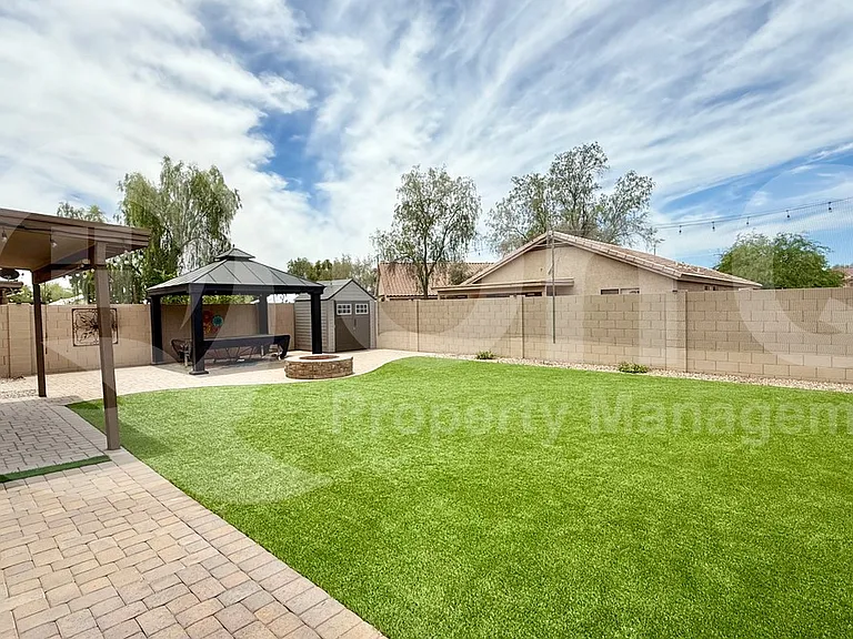 3610 N 106th Ave — Photo 23