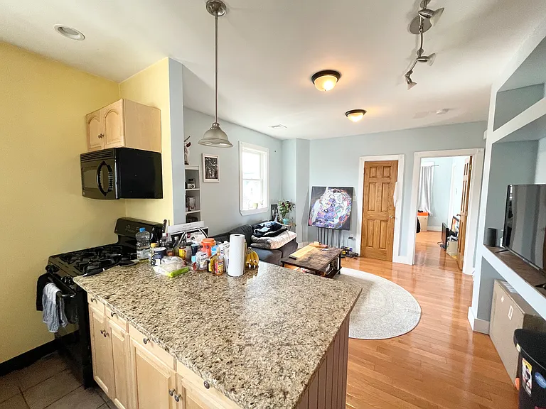 44-46 Ward St #3 — Photo 3
