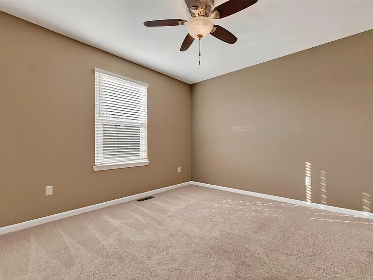 699 Bay Pointe Dr — Photo 28