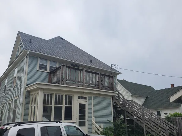 383 1/2 Maple Ave, Holland, MI 49423