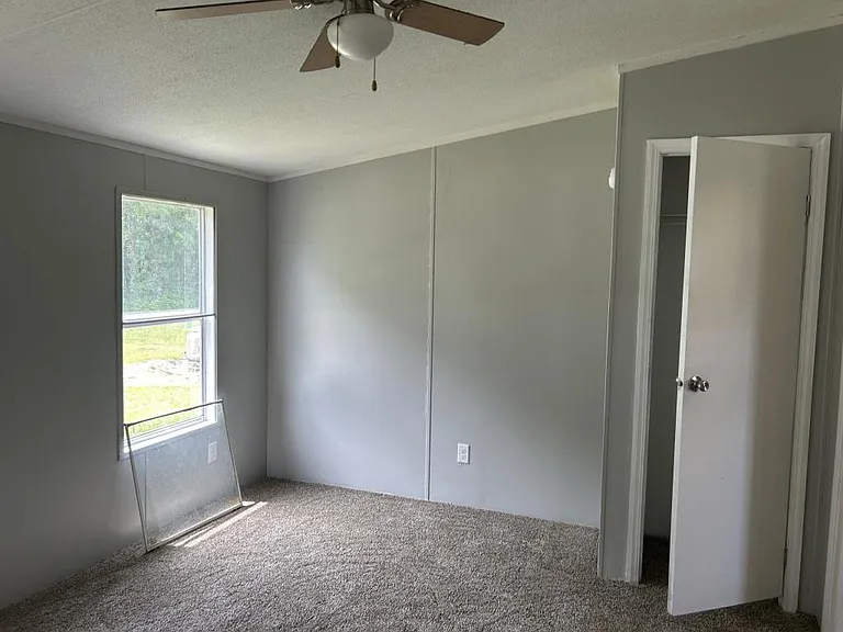 492 E Smallwood Rd — Photo 6