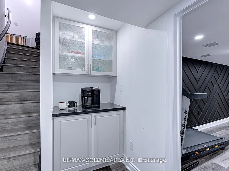 83 Commodore Dr #1 — Photo 8