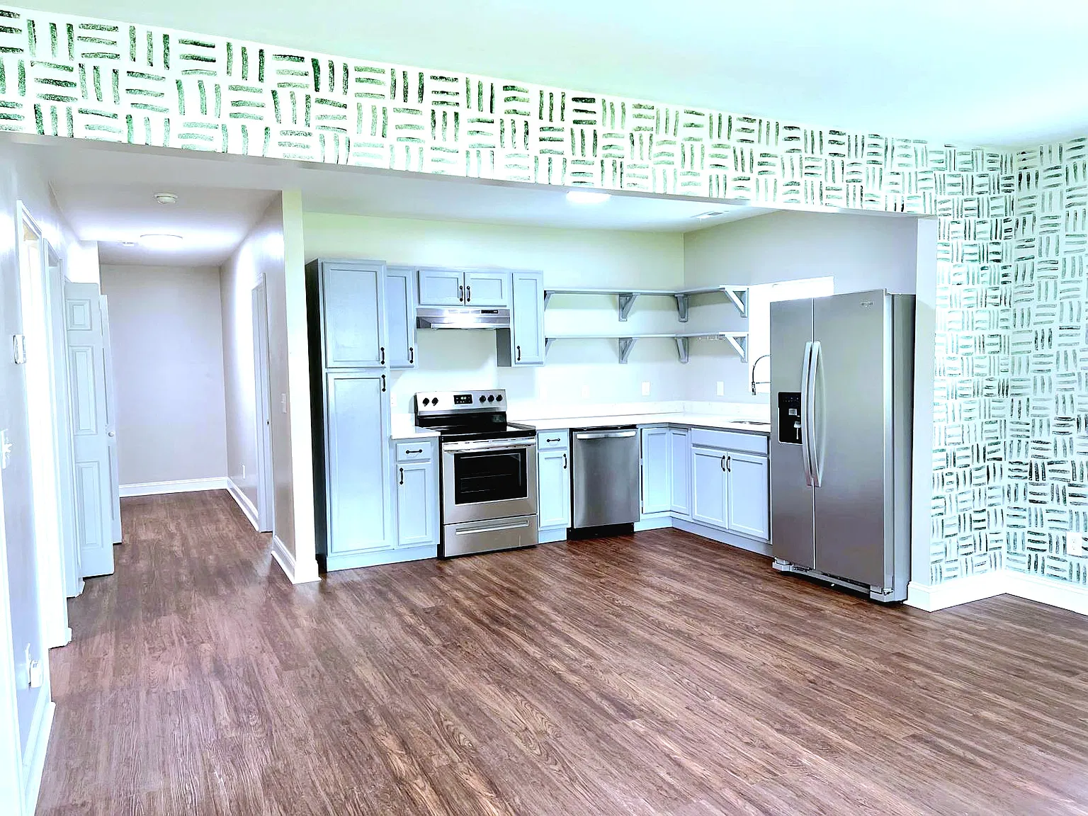3 bed, 1062 sqft, $1,685 — Photo 4