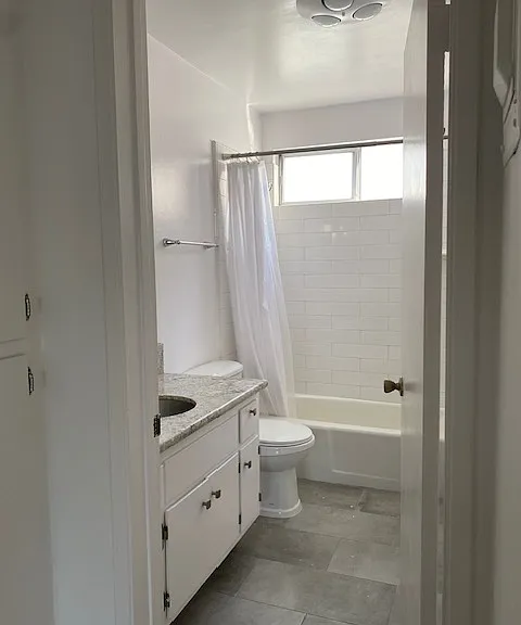 B & B Detroit — Photo 6