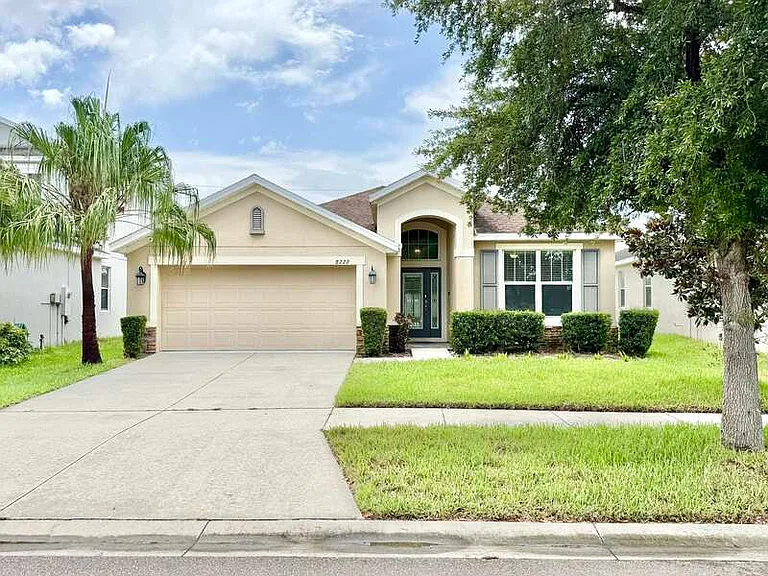8222 Willow Beach Dr — Photo 2