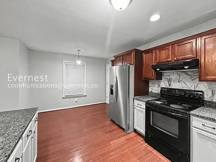 1153 Smith St SW — Photo 3