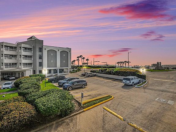 3rd image of 6102 Seawall Blvd #157