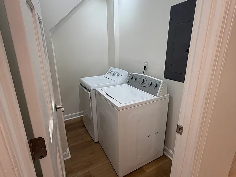 2495 Realm St — Photo 3