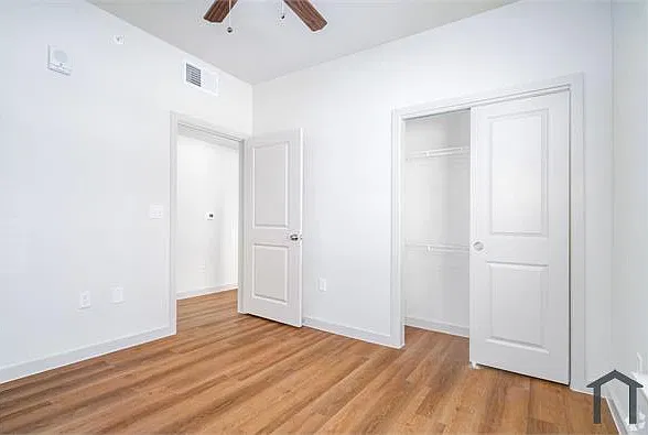 2611 NE Loop 410 — Photo 4