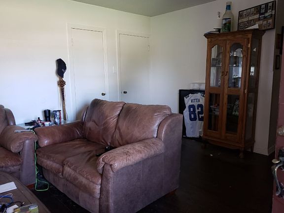 4th image of 1306 N Travis St