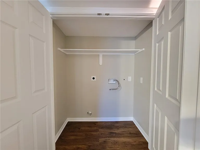 2700 Evergreen Cir #B — Photo 8