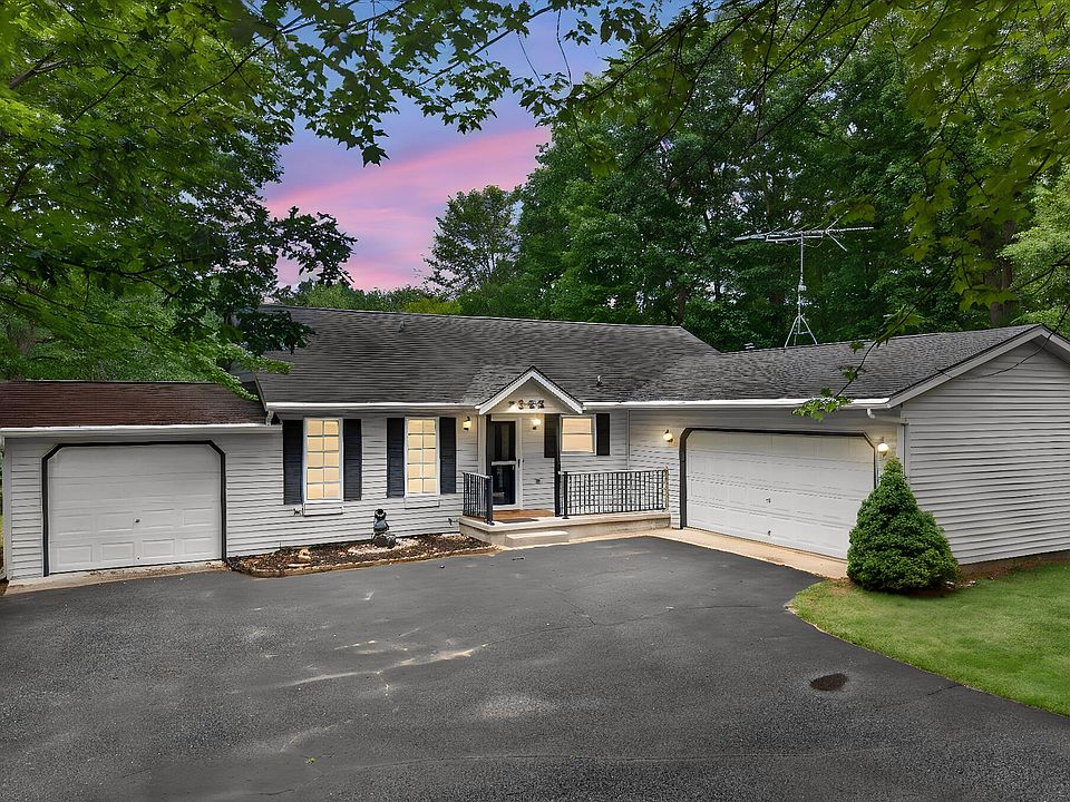 1st image of 9265 Golf Port Dr