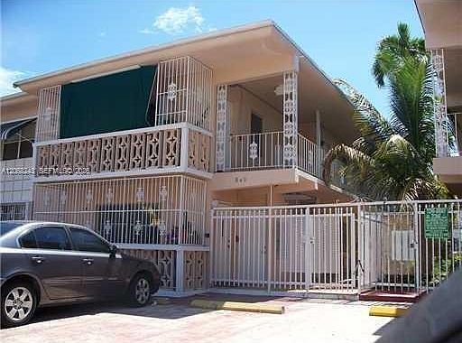2nd image of 549 Meridian Ave APT 10