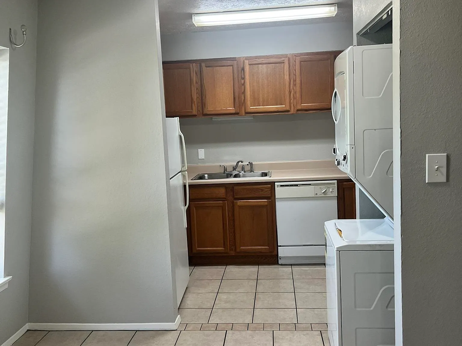 2 bed, 920 sqft, $1,195 — Photo 2