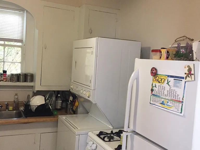 205 E State St #1D — Photo 1
