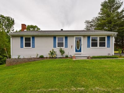 201 Crestbourne Dr, Goodview, VA, 24095