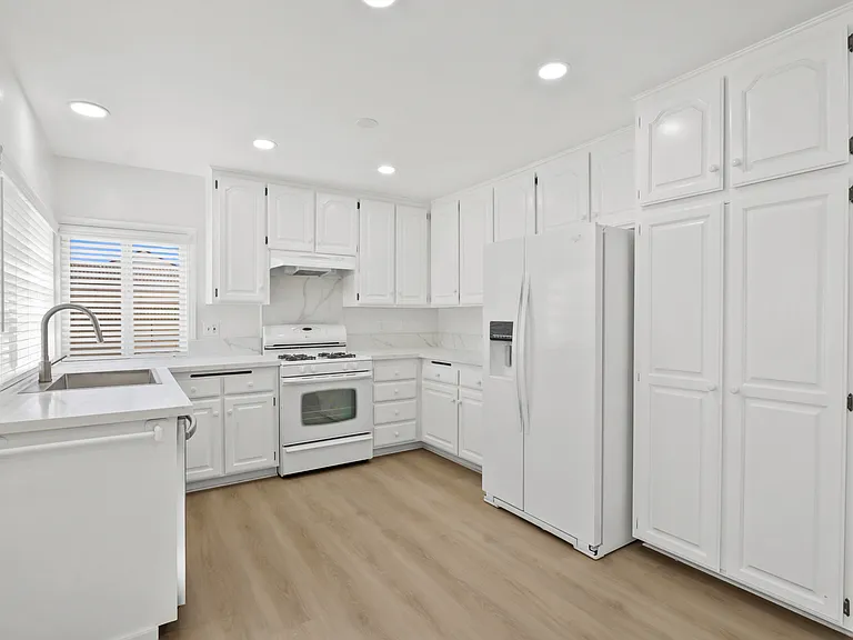 2806 Montellano Ave — Photo 7